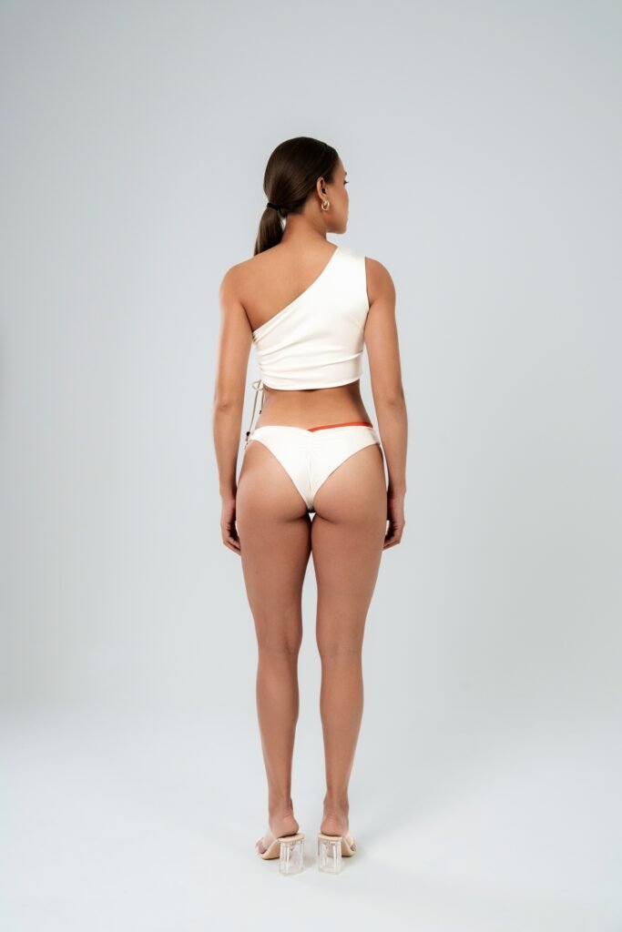 DUSKITTEN AMBER MOONLIGHT · Cheeky Bottom — campaign shot 3